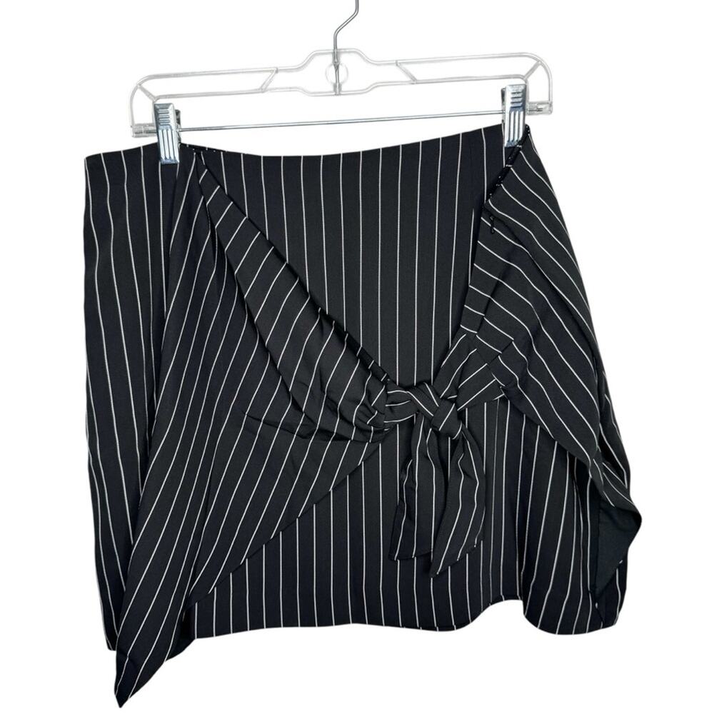 LEITH / black white railroad pinstriped tie front mini skirt / XL